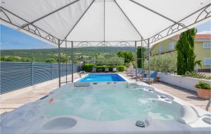 Awesome Home In Donji Prolozac With Sauna 