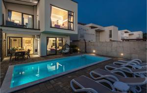 4 Bedroom Amazing Home In Kostelj