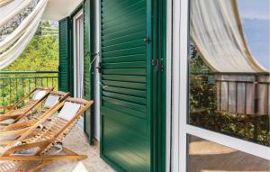 2 Bedroom Awesome Home In Gornje Tucepi 