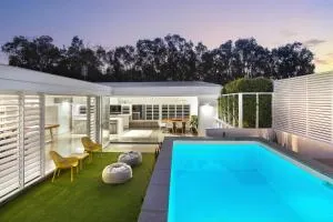 The Luxury White House - Eumundi