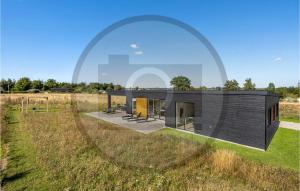 4 Bedroom Beautiful Home In Løgstrup