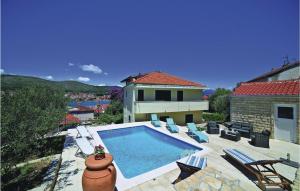Lovely Apartment In Trogir With House Sea View 