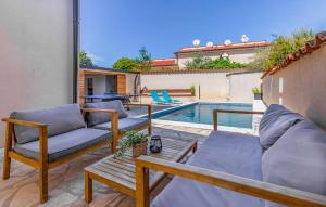 4 Bedroom Cozy Home In Barbariga 