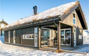 Gorgeous Home In Sjusjøen With Kitchen