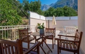 3 Bedroom Gorgeous Home In Makarska 
