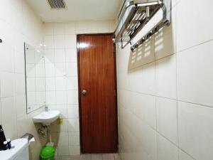 Good Deal and Comfy 1BR Vida View Apartment By Travelio