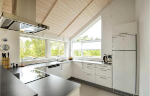 Three-Bedroom Holiday Home In Knebel