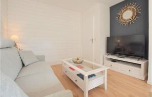 1 Bedroom Gorgeous Apartment In Cabourg