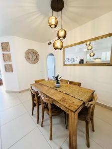 Santorini Perissa 53