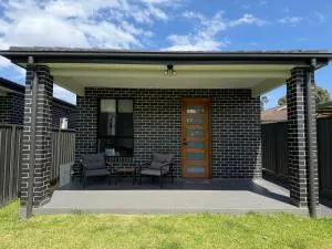 Little House with private garden - Sandy Point