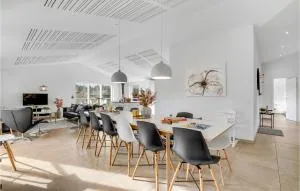 Awesome Home In Blåvand With Sauna - Mosevrå