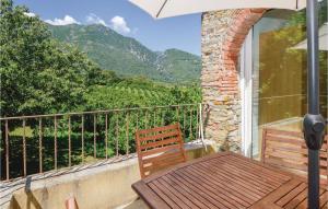 Maisons de vacances Beautiful Home In Santa Maria Poggio : photos des chambres