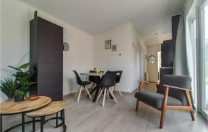 Nice Home In Heinkenszand With Wifi