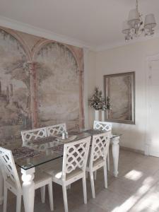 Kings Apartment with private Garden