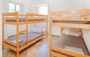 Maisons de vacances Beautiful Home In Santa Maria Poggio : photos des chambres