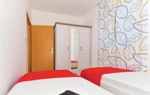 Two-Bedroom Apartment In Vodice