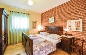 Two-Bedroom Apartment In Ostrvica