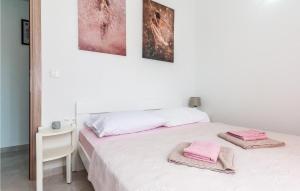 Gorgeous Apartment In Srima With Wifi