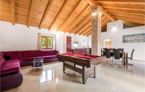 4 Bedroom Nice Home In Gostinjac 