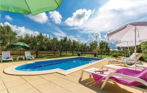 Cozy Home In Vodnjan With Kitchen 