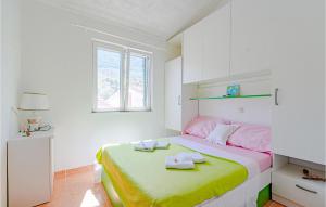 Lovely Apartment In Osobljava With Wifi