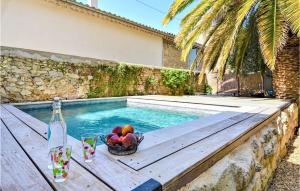 Appartements Lovely Apartment In Pujaut With Wifi : photos des chambres
