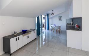 Awesome Apartment In Komarna With Wifi