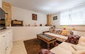 1 Bedroom Nice Apartment In Zadar 