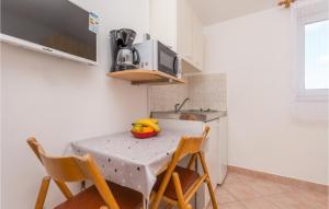 Cozy Apartment In Sveti Filip I Jakov
