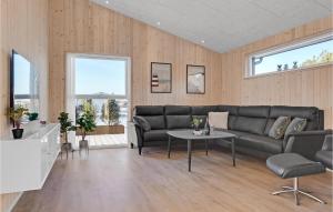 5 Bedroom Cozy Home In Løkken