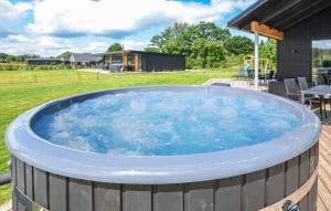 7 Bedroom Cozy Home In Glesborg