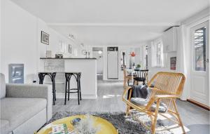 Two-Bedroom Holiday Home In Ronne