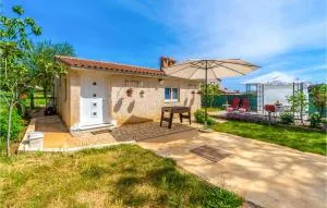 Stunning Apartment In Pula With Wifi - Škatari