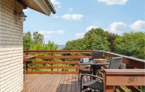 Three-Bedroom Holiday Home In Fur