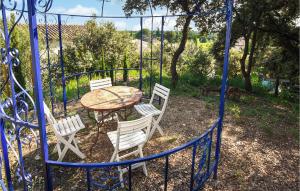 Maisons de vacances Nice Home In Vacqueyras : photos des chambres