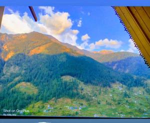 Jibhi mountain view 1