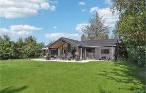 Stunning Home In Stege With Wifi - Pollerup Kullegård