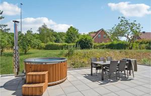 Cozy Home In Asaa With Kitchen