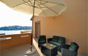 1 Bedroom Stunning Apartment In Zatoglav 