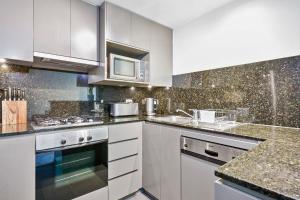 Horizon on Russell - with indoor pool and gym