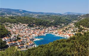 Stunning Apartment In Pucisca With Wifi
