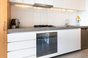 Clarendon Heights - South Melbourne 2 Bedroom w Parking