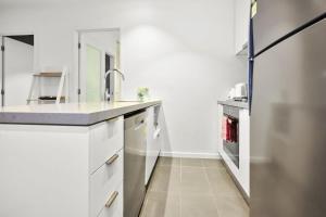 Mr Clarke - Cityscape 2BR with Parking