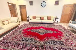 4Bedrooms Luxurious Furnished plus Big Majlis