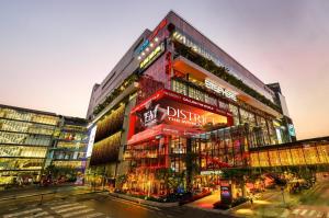 EM HOME Sukhumvit Bangkok - near Terminal 21, EM District Malls, BTS and MRT Lines