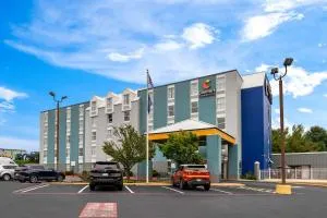 Comfort Inn & Suites - 夏洛茨维尔