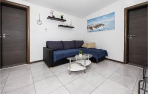 1 Bedroom Lovely Home In Suhi Potok-Jesenice 