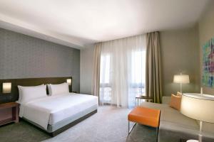 King Room with Sofa Bed – Free Breakfast, Complimentary Transfer to Gold Souk room in Hyatt Place Dubai Wasl District