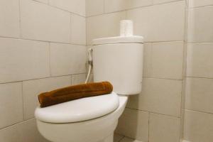 Best Studio Benson Supermall Mansion Apartment Connected to Pakuwon Mall By Travelio