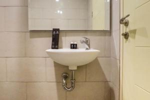 Best Studio Benson Supermall Mansion Apartment Connected to Pakuwon Mall By Travelio